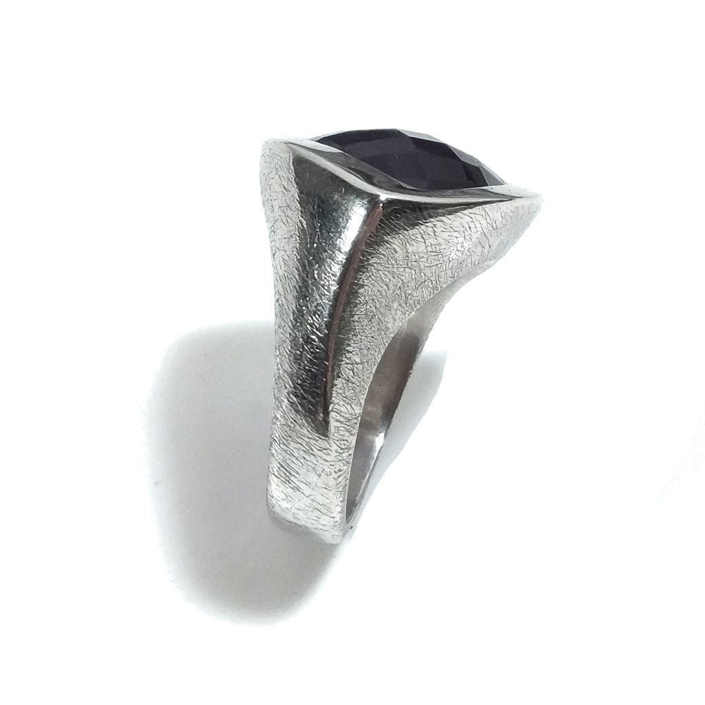 ANELLO artigianale in argento 925 con AMETISTA | Gioielli contemporanei