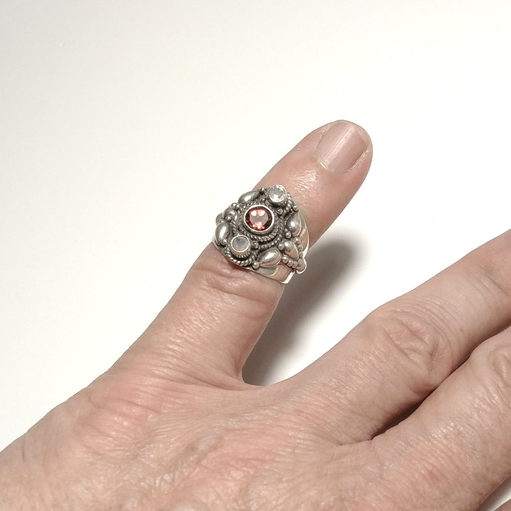 ANELLO ETNICO in argento 925 ANELLO artigianale Granato , Pietra di Luna | GIOIELLI IN ARGENTO