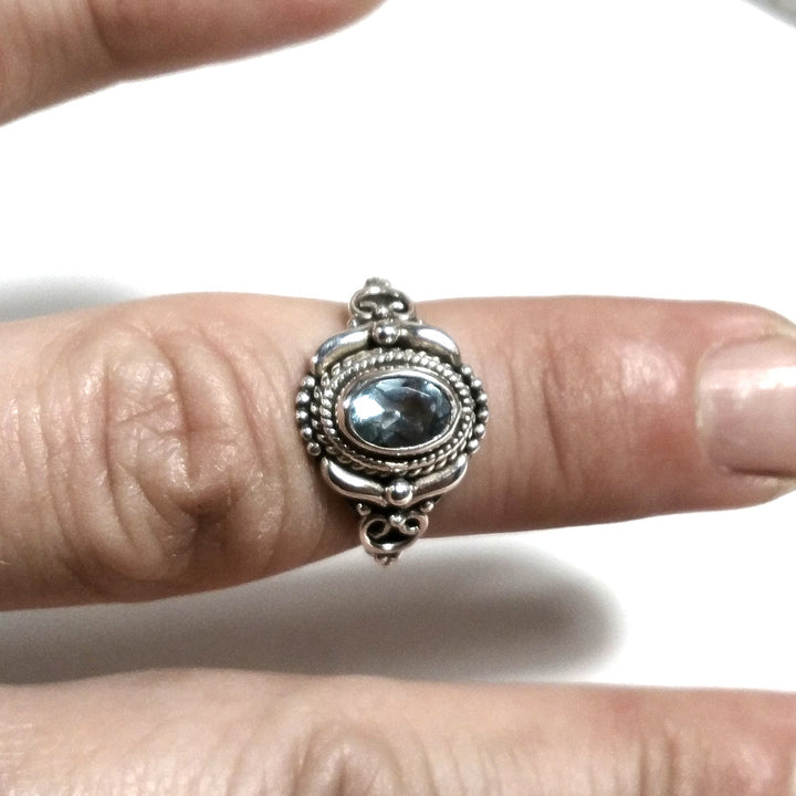 Anello con pietra in argento 925 con Topazio azzurro | GIOIELLI IN ARGENTO