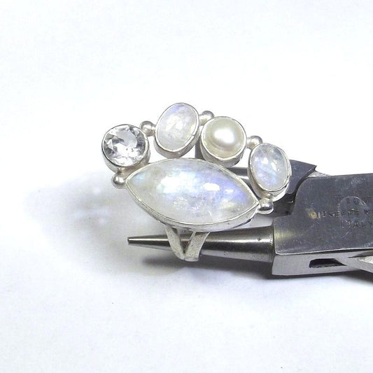 ANELLO Pietra di luna, cristallo di rocca, perla e argento navetta