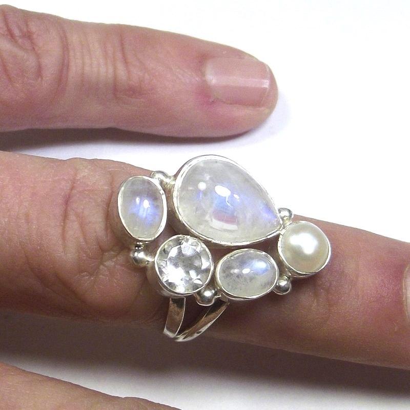 ANELLO Pietra di luna, cristallo di rocca, perla e argento goccia