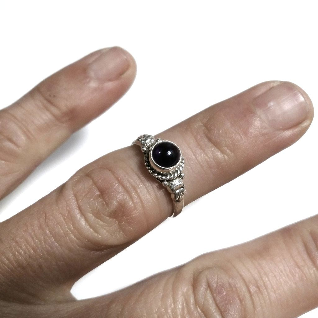 Anello con pietra in argento 925 con Ametista | GIOIELLI ETNICI | Anello FIORE