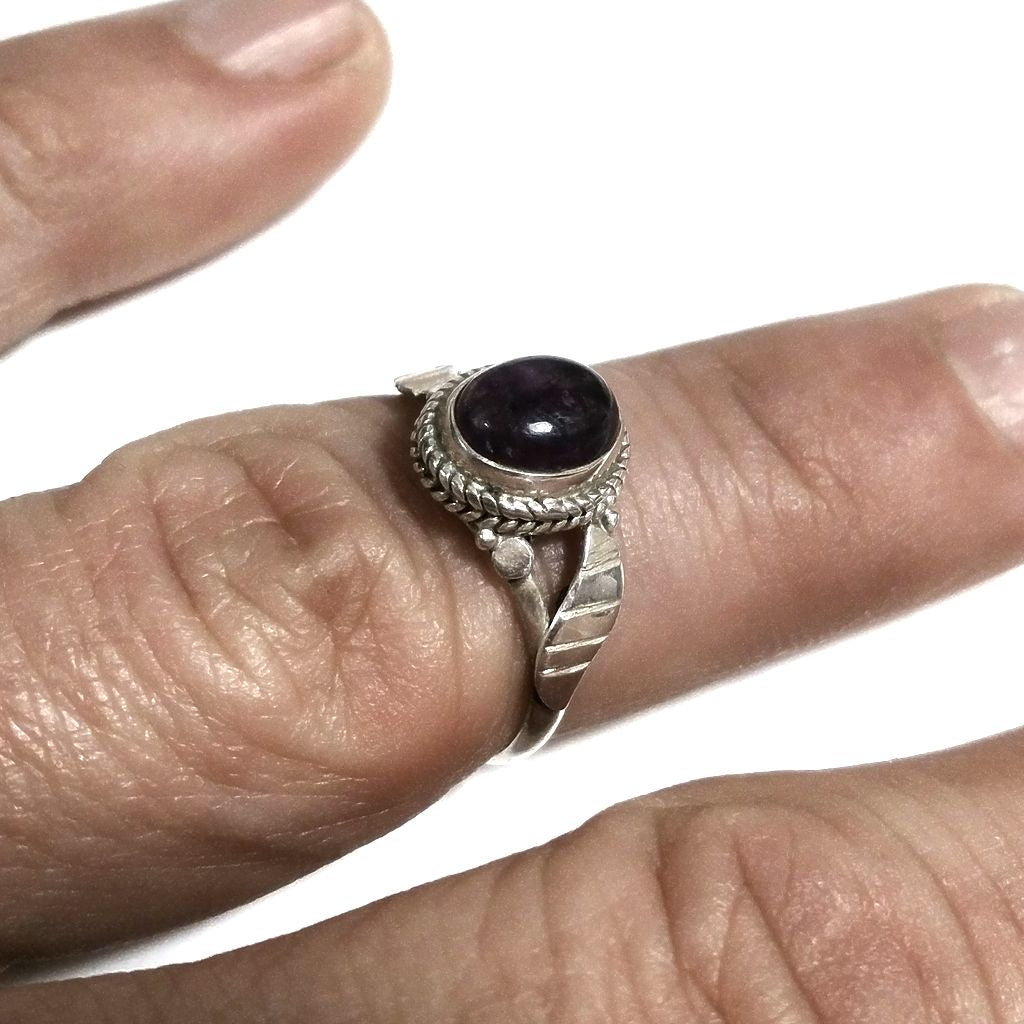 Anello con pietra in argento 925 con Ametista | GIOIELLI ETNICI | Anello FIORE