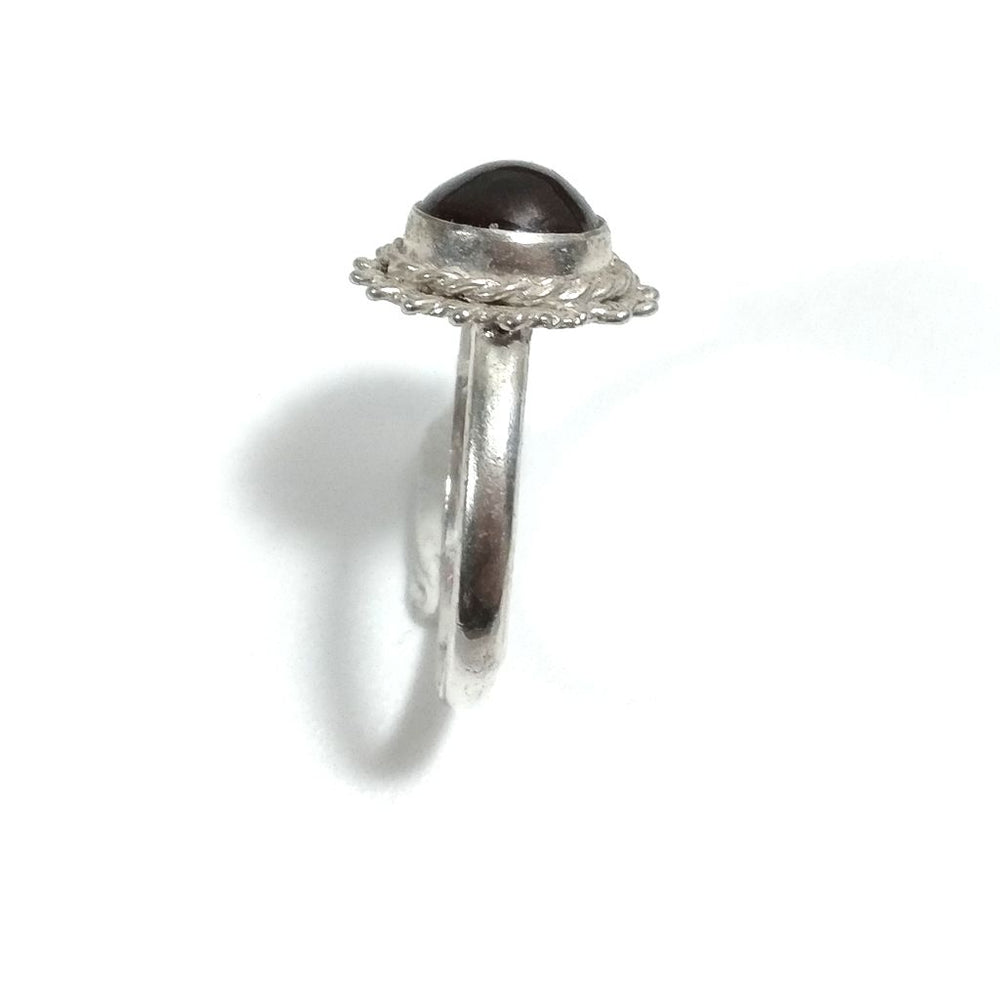 Anello con pietra e puntinatura in argento 925 con Granato | GIOIELLI IN ARGENTO