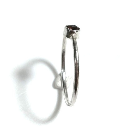 Anello fascia in argento 925 Anello con pietra Granato, Pietra di luna | ANELLI ARGENTO