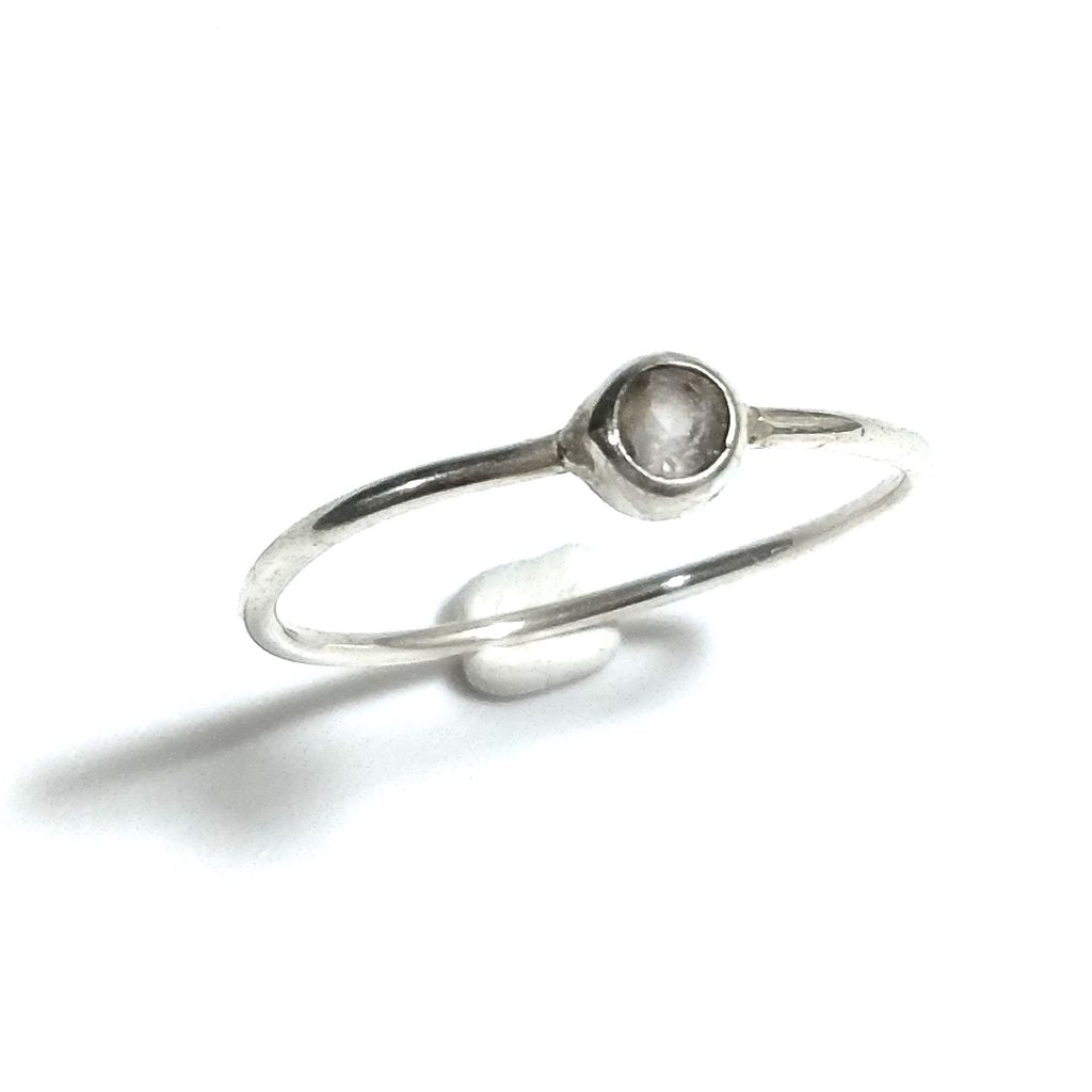 Anello fascia in argento 925 Anello con pietra Granato, Pietra di luna | ANELLI ARGENTO