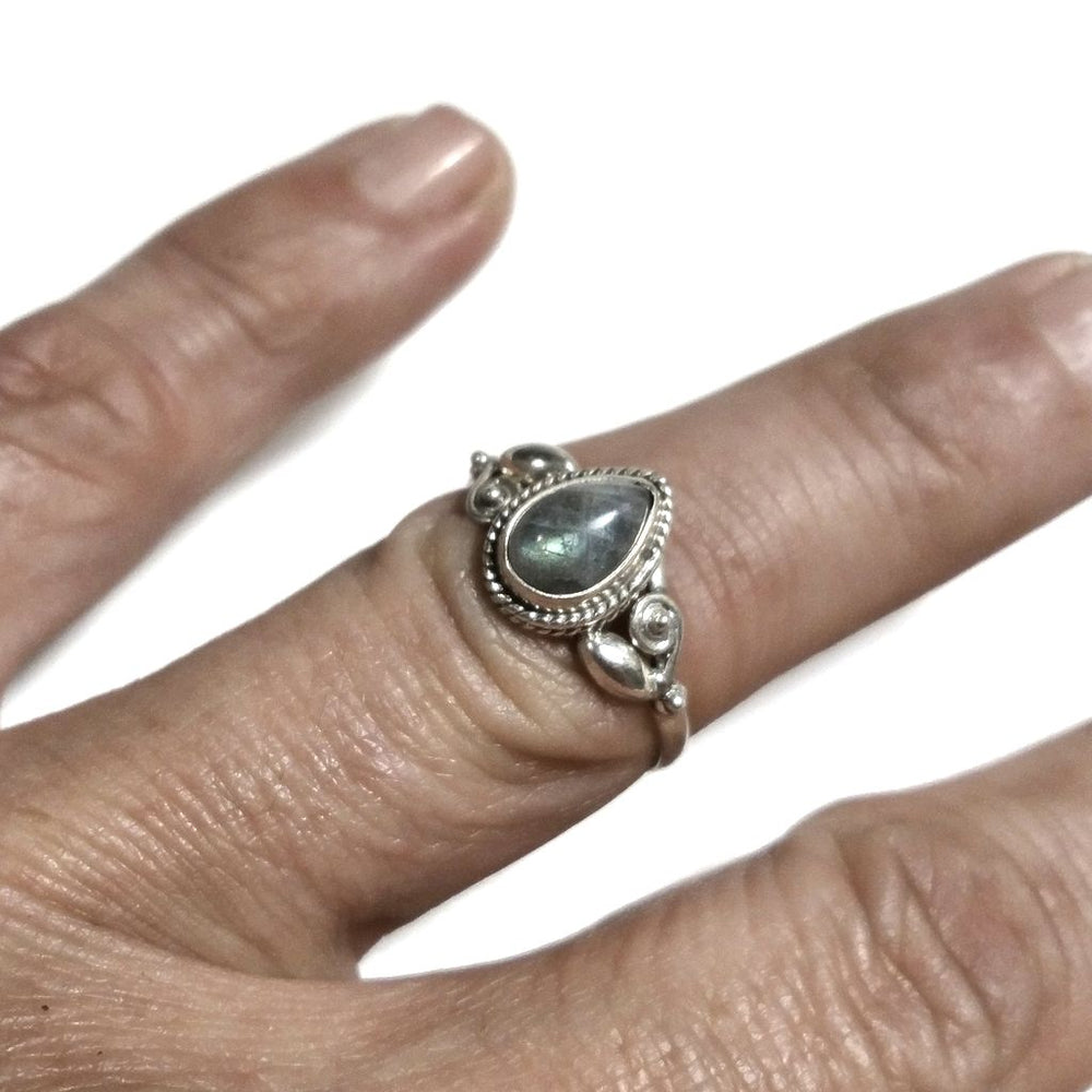 Anello con pietra in argento 925 con Labradorite | GIOIELLI ETNICI