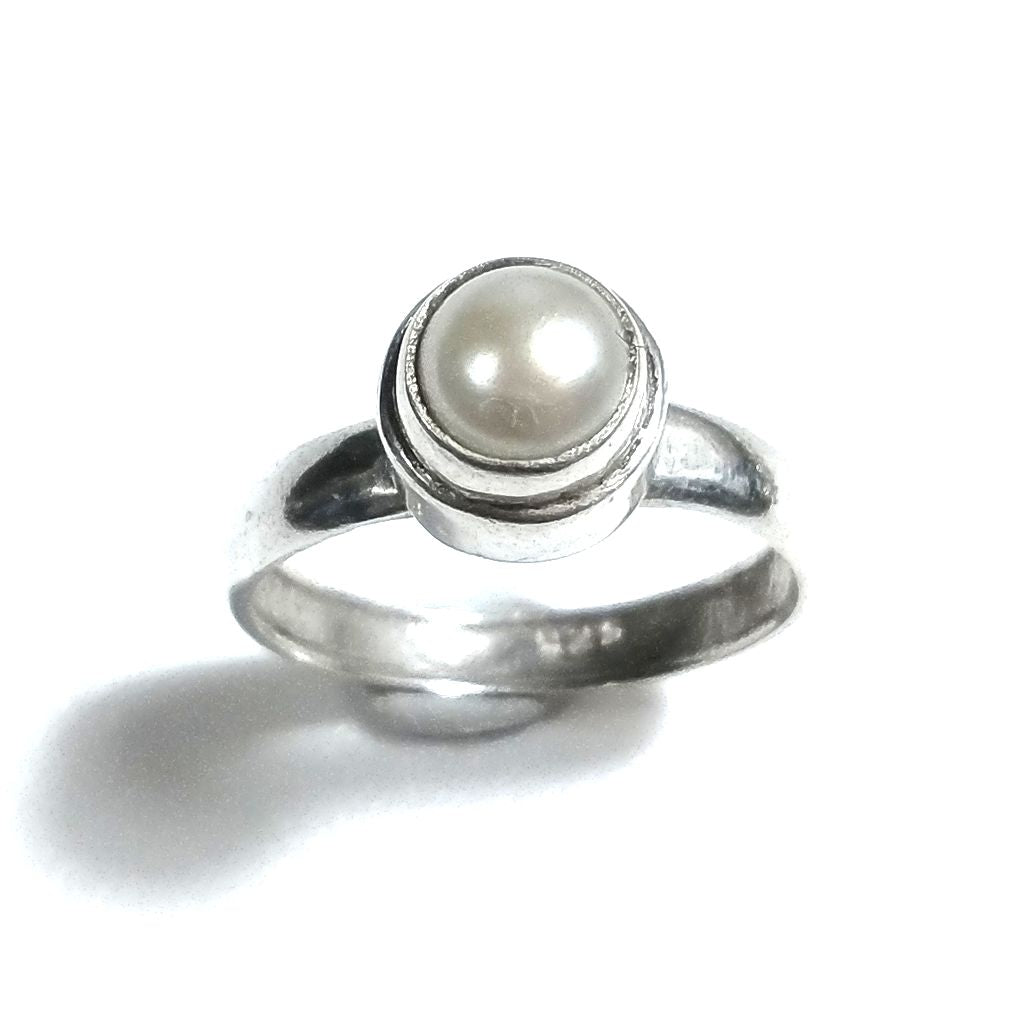 Moti ki ring top