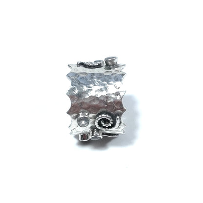 Anello artigianale fascia alta in argento 925 con labradorite