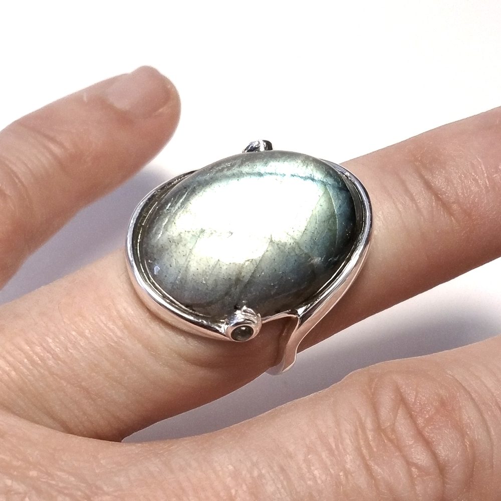 ANELLO artigianale in argento 925 con Labradorite | GIOIELLI CON PIETRE