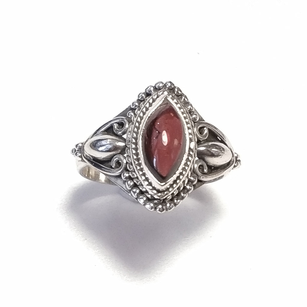 ANELLO artigianale in argento 925 con Pietra di Luna - DIANA – granato