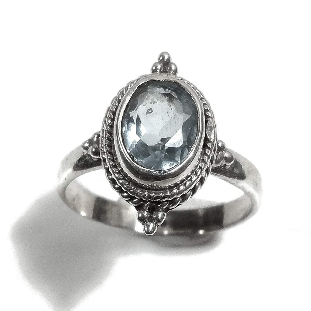 Anello con pietra in argento 925 con Topazio azzurro | GIOIELLI ETNICI