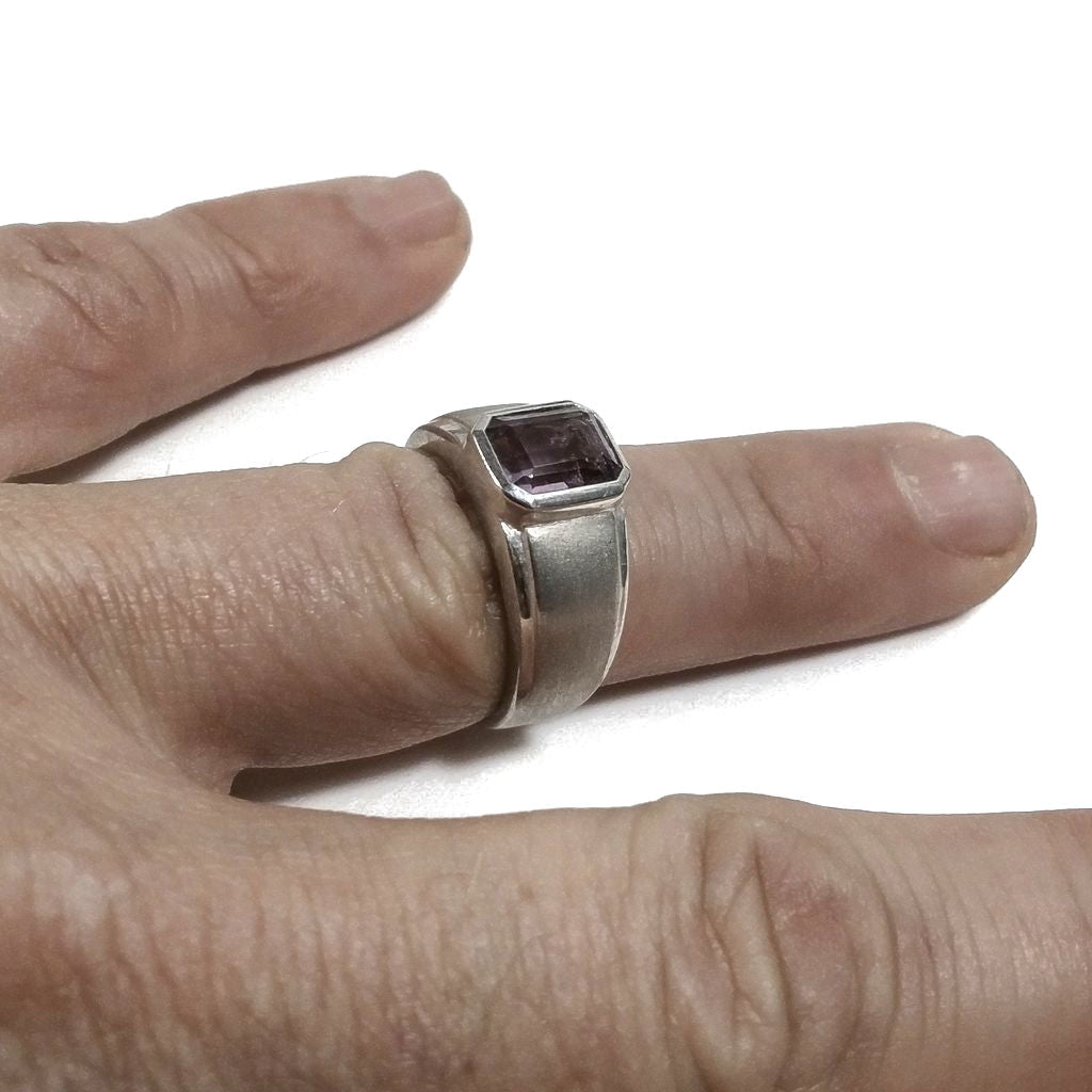 Fascia con pietra sfaccettata in argento 925 | Ametista | Gioielli contemporanei