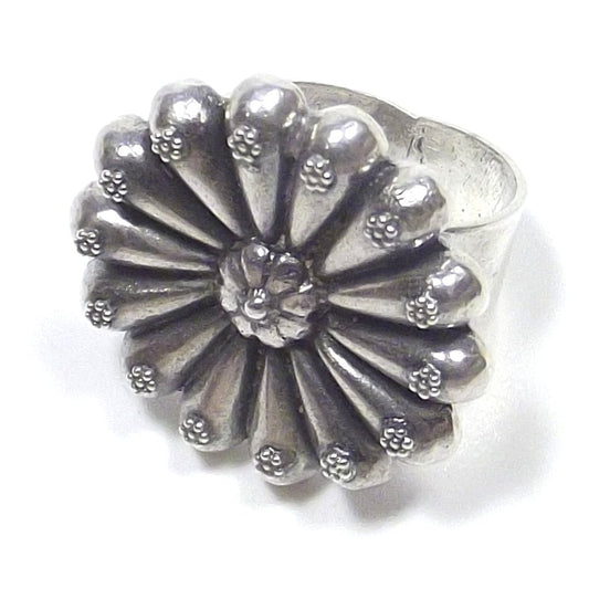 Anello etnico in argento tondo