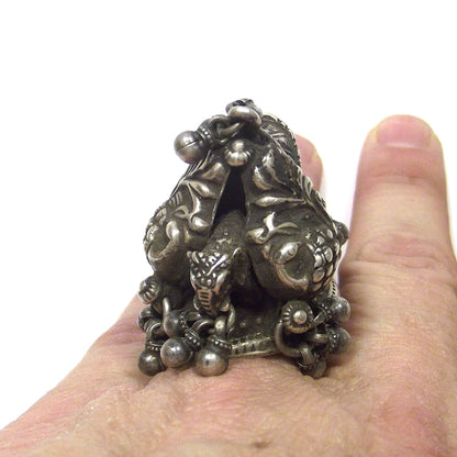 ANELLO GANESH antico con pavone in argento 925 – dettaglio lavorazione