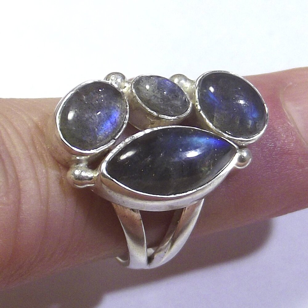 ANELLO argento con Labradorite cabouchon - dettaglio pietre
