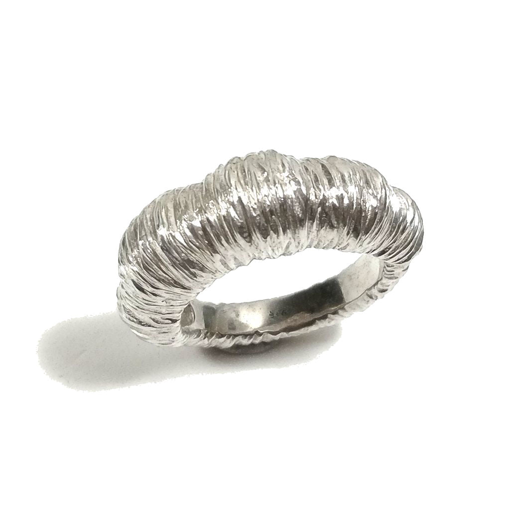 Fascia alta rigata e stilizzata in argento 925 | Gioielli contemporanei