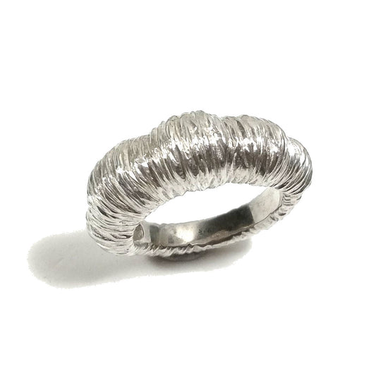 Fascia alta rigata e stilizzata in argento 925 | Gioielli contemporanei
