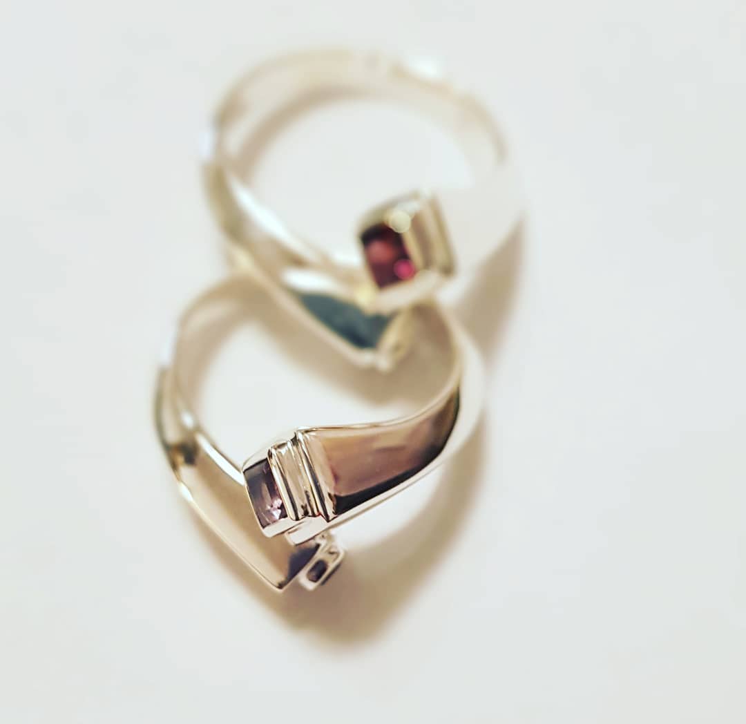 Anello contrariè in argento 925 Granato, Ametista – immagine1