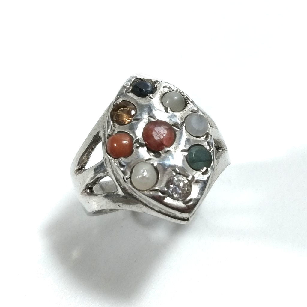 ANELLO ETNICO in argento 925 con NAVRATAN Radice di Rubino , Radice di Smeraldo | GIOIELLI ETNICI