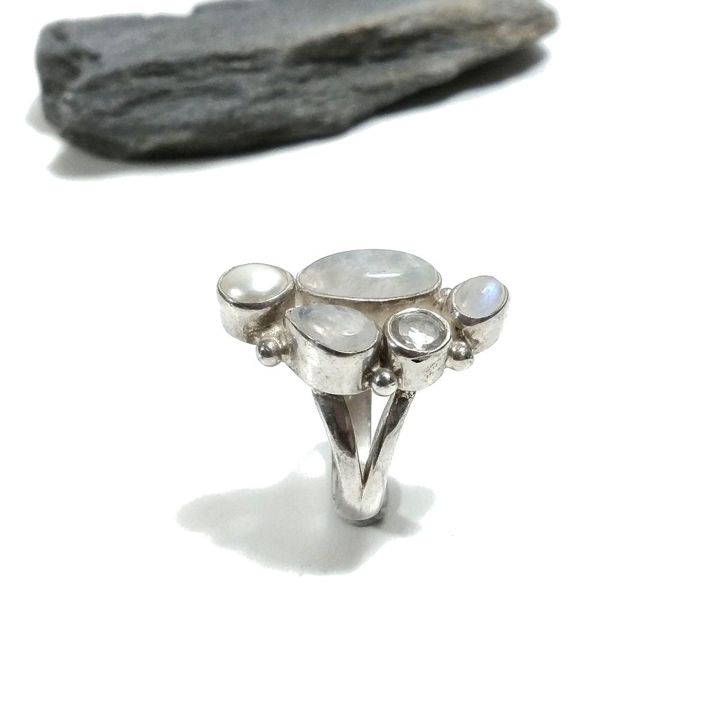 Anello con pietra in argento 925 con Pietra di Luna, Perla, Cristallo di rocca - vista laterale
