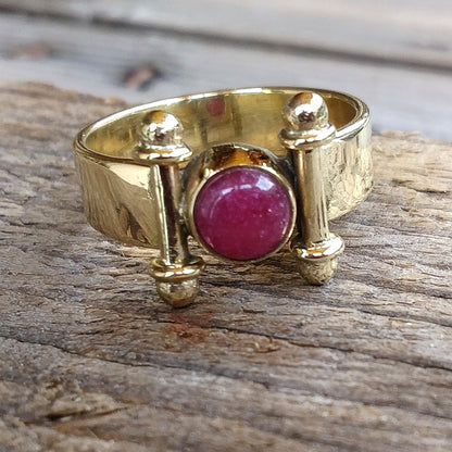 ANELLO etnico in ottone con pietra - KUNDAAN
