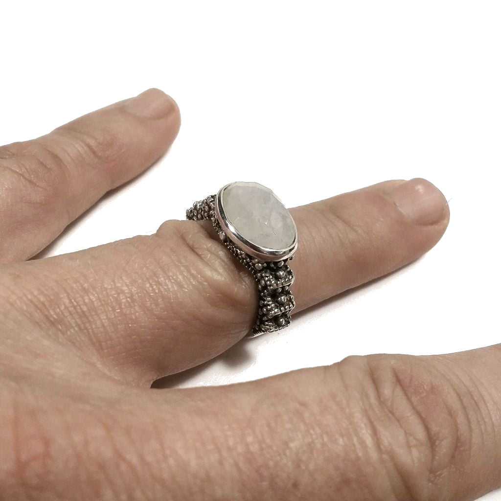 Anello con pietra in argento 925 con Pietra di luna | GIOIELLI IN ARGENTO