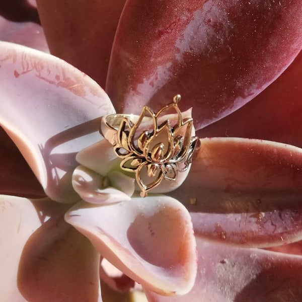 ANELLO GARATI in ottone color oro ANELLO artigianale ottone | Fiore di loto