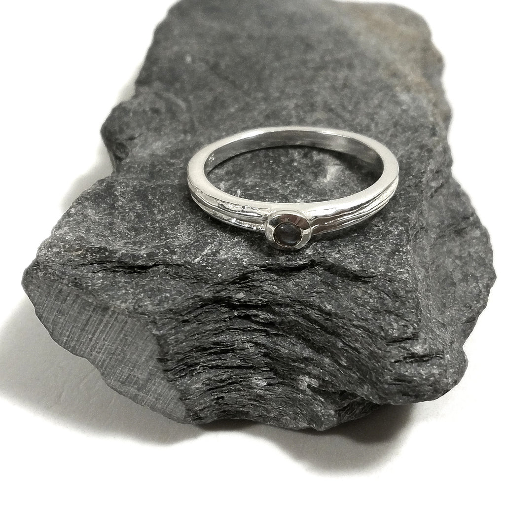 Anello artigianale in argento 925 con pietra | Artigianato artistico in argento 925
