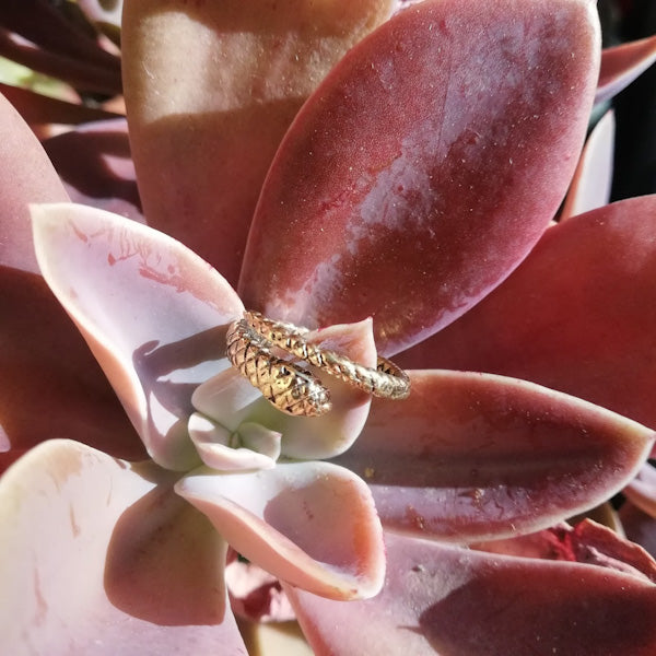 ANELLO ILA in ottone color oro ANELLO artigianale ottone | Anello serpente