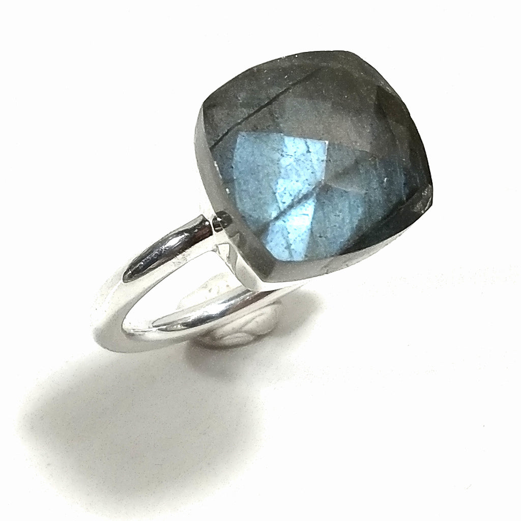 Anello con pietra in argento 925 con Labradorite | GIOIELLI IN ARGENTO pomellato