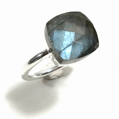 Anello con pietra in argento 925 con Labradorite | GIOIELLI IN ARGENTO pomellato
