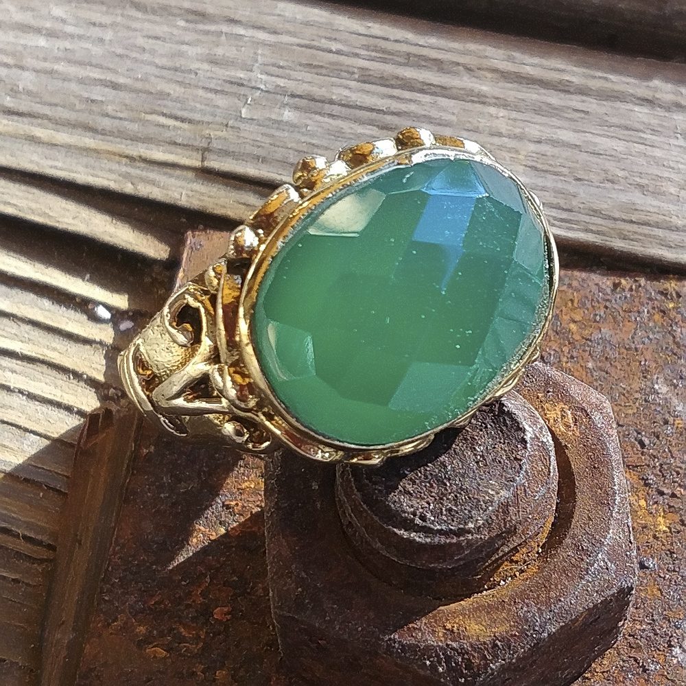 ANELLO con pietra AANGA in ottone color oro – agata verde