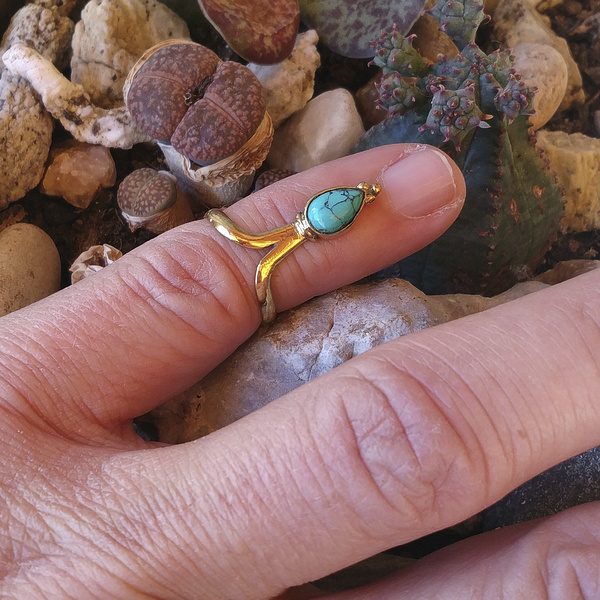 ANELLO etnico AASTHA in ottone con pietra - Gioielli indiani originali