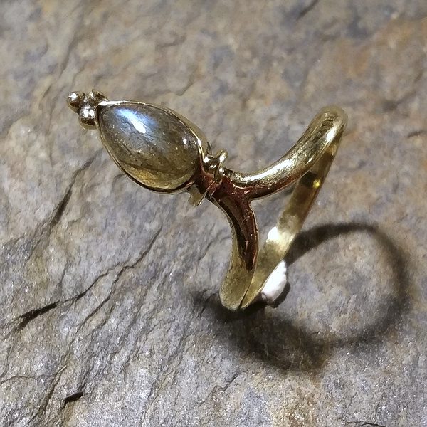 ANELLO etnico AASTHA in ottone con pietra - Gioielli indiani originali – immagine 5