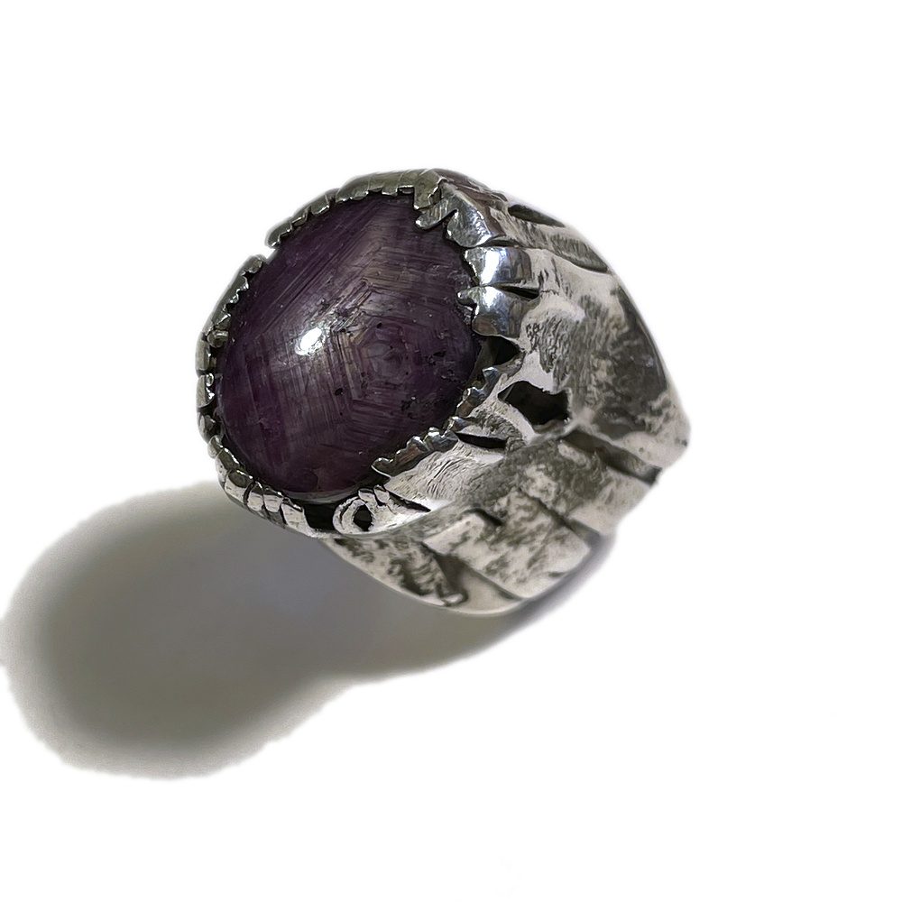 Anello artigianale con Rubino stellato in argento 925 - Pezzo unico