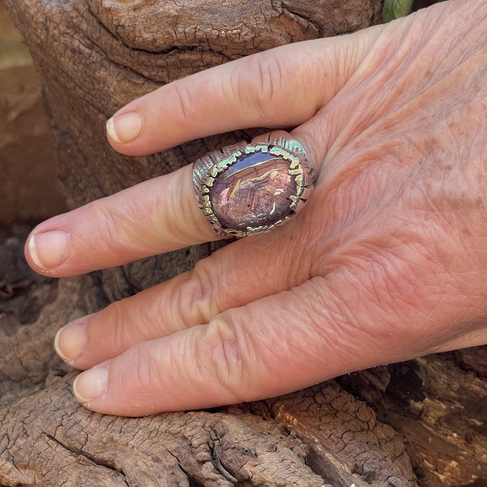 Anello artigianale con Rubino stellato in argento 925 - Pezzo unico