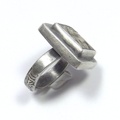 Anello SIGILLO ETNICO argento antico emblema elefante – laterale