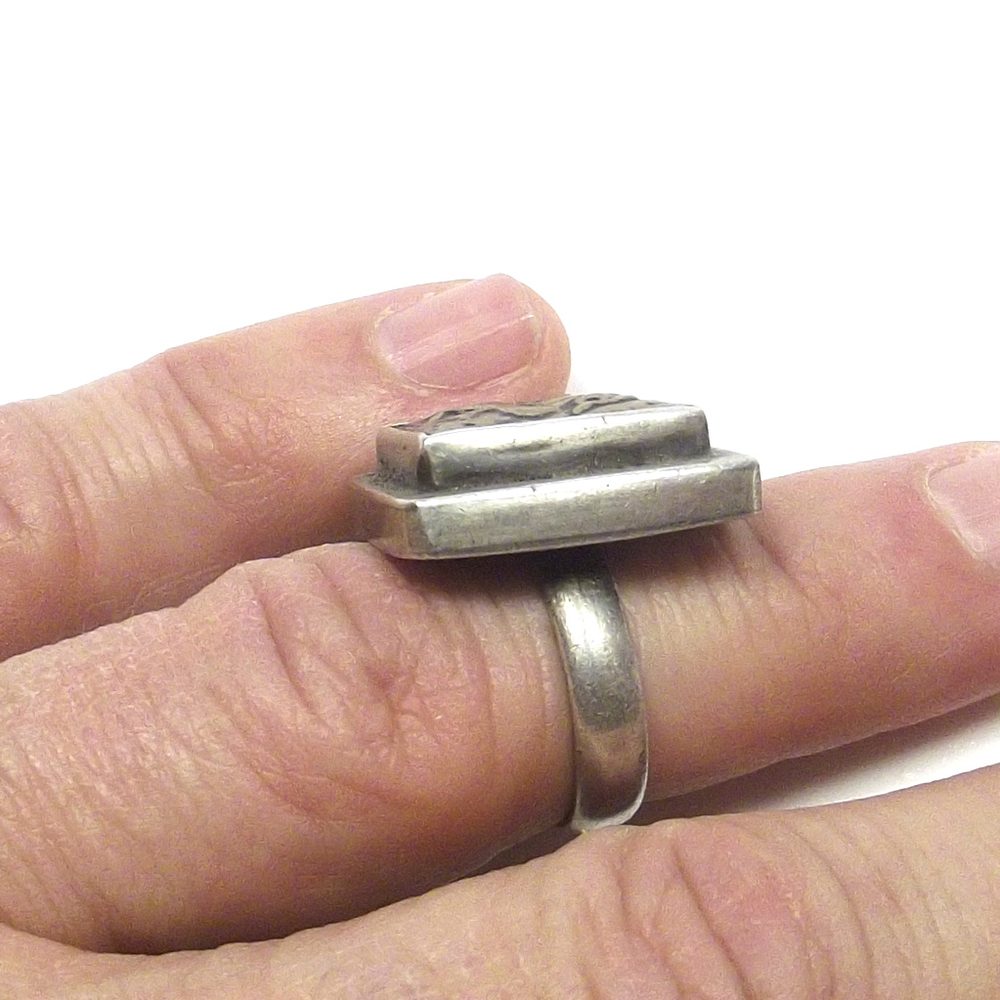 Anello SIGILLO ETNICO argento antico - emblema pavone – immagine2