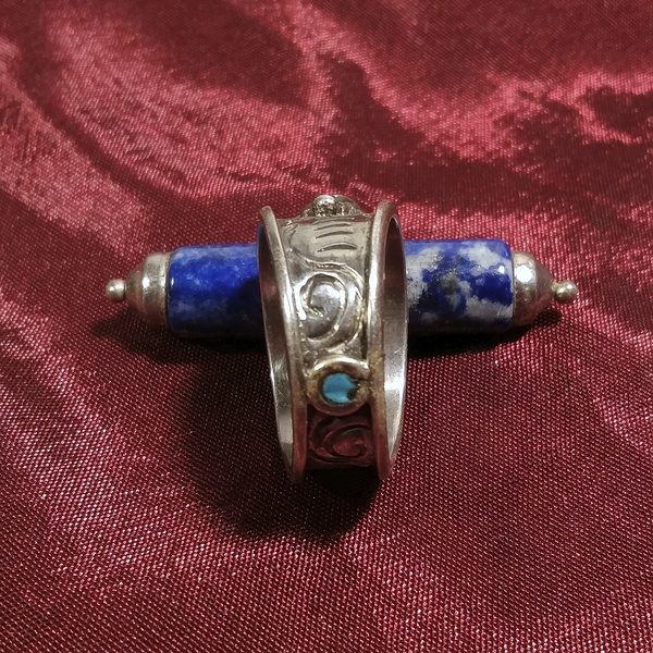 Anello TIBETANO TENZIN con Lapislazzuli in argento 925 | Gioielli etnici
