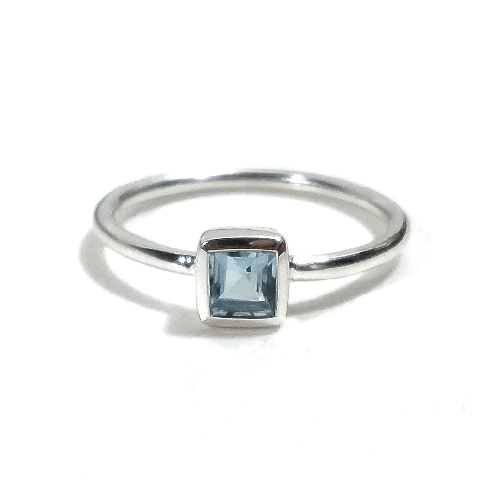 Anello DADO sovrapponibile in argento 925 con pietra