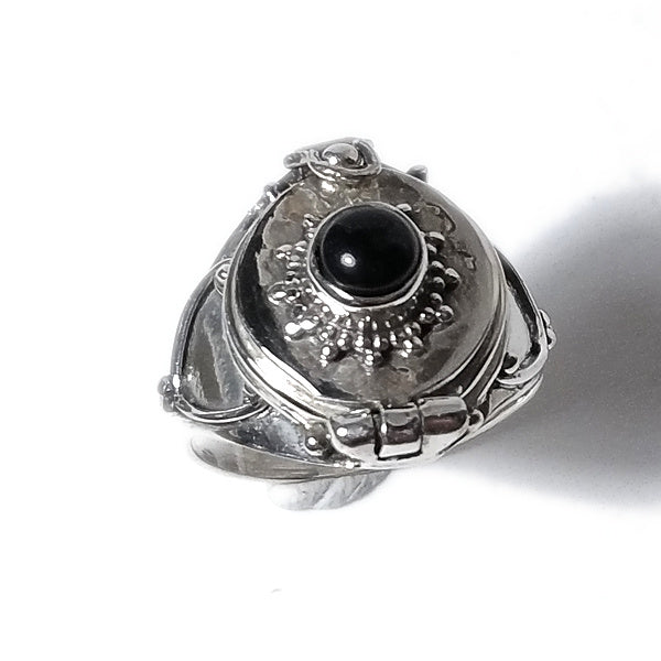ANELLO KASHI argento 925 veleno puntinato con onice nero