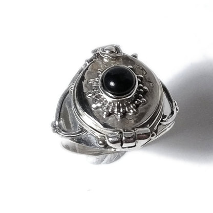 ANELLO KASHI argento 925 veleno puntinato con onice nero