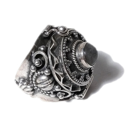 ANELLO ORISSA argento 925 veleno puntinato con pietra | Gioielli etniciANELLO ORISSA argento 925 veleno puntinato con pietra | Gioielli etnici