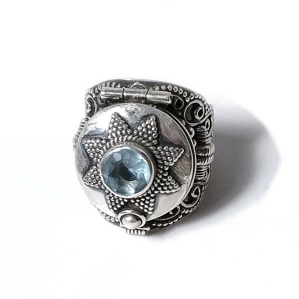 Anello PSYLLO veleno in argento 925 con topazio azzurro