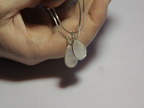 ORECCHINI in argento a cerchio con PIETRA di LUNA – immagine3
