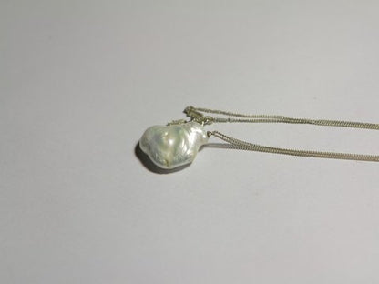 Ciondolo perla barocca con catenina d'argento - ilmondodiwit - Ciondolo