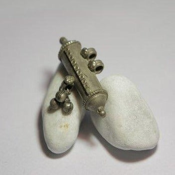 Ciondolo porta preghiere in argento antico