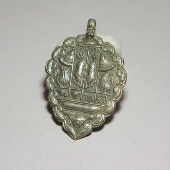 Ciondolo etnico argento PIEDE di VISHNU - ilmondodiwit - Ciondolo