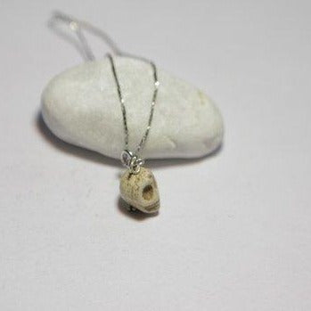 Bracciale argento con teschio in pietra
